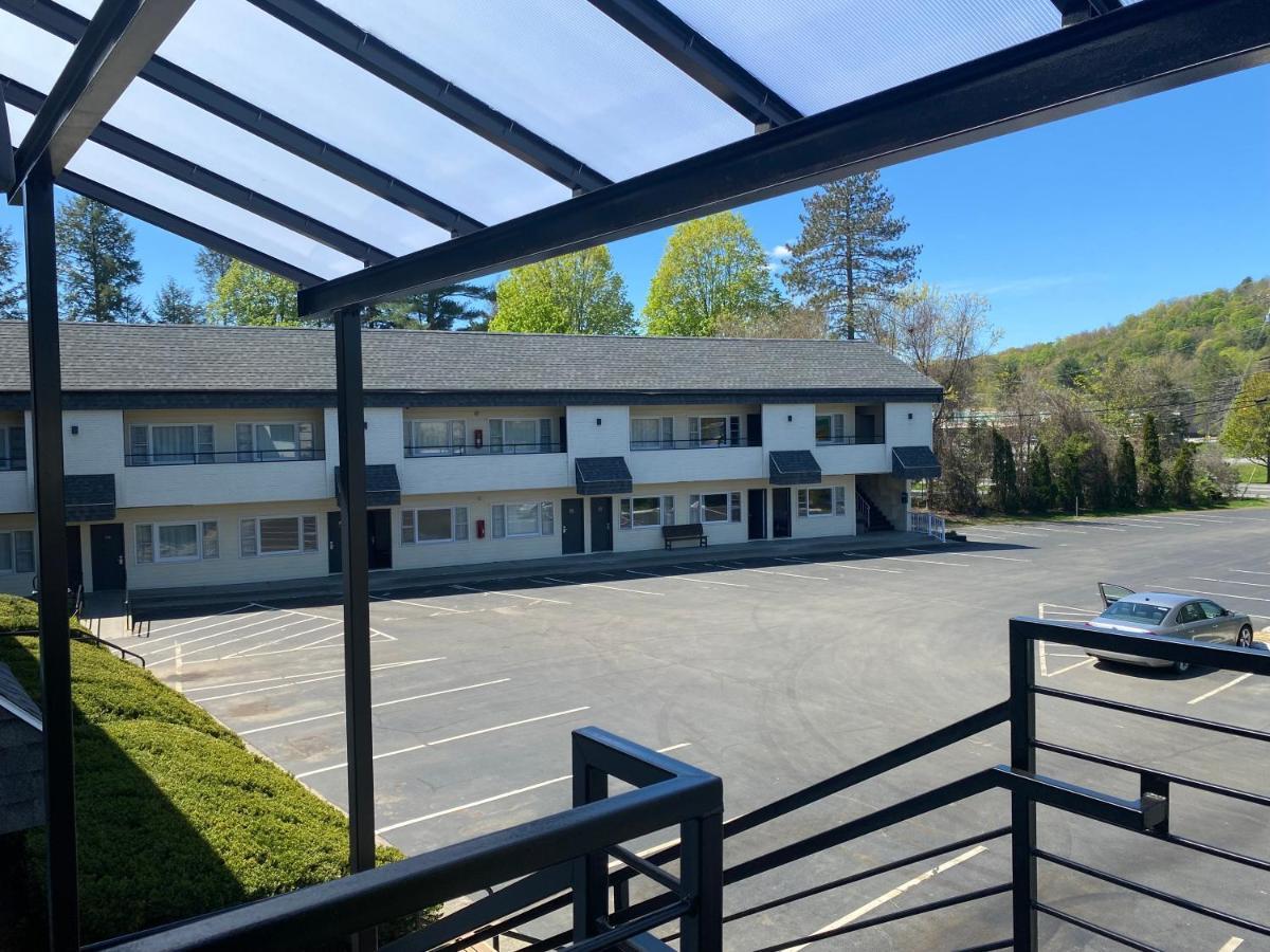 The Black Mountain Inn Brattleboro Exterior photo